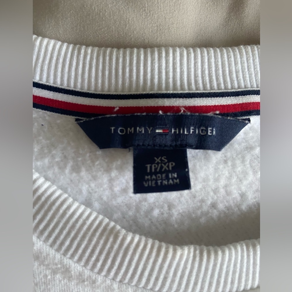 TOMMY HILFIGER SWEATER - Picture 2 of 2